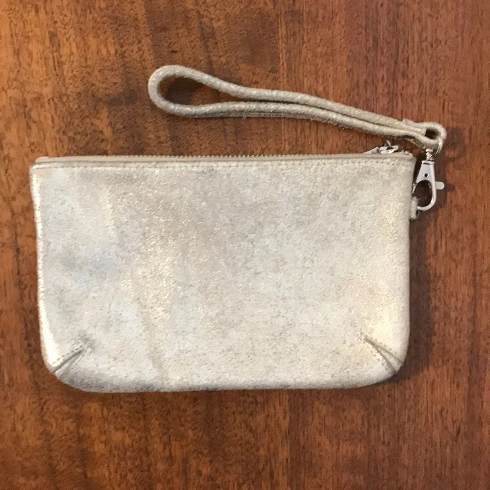 Golden Antiqued Crackle Zip Closure Wristlet